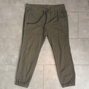 GAP Men's Olive Jogger Pants